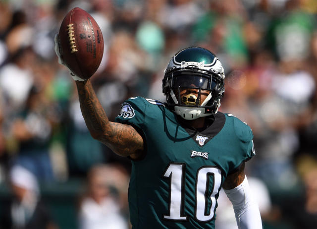 Le célèbre receveur DeSean Jackson porte un maillot des Eagles de Philadelphie et annonce sa retraite